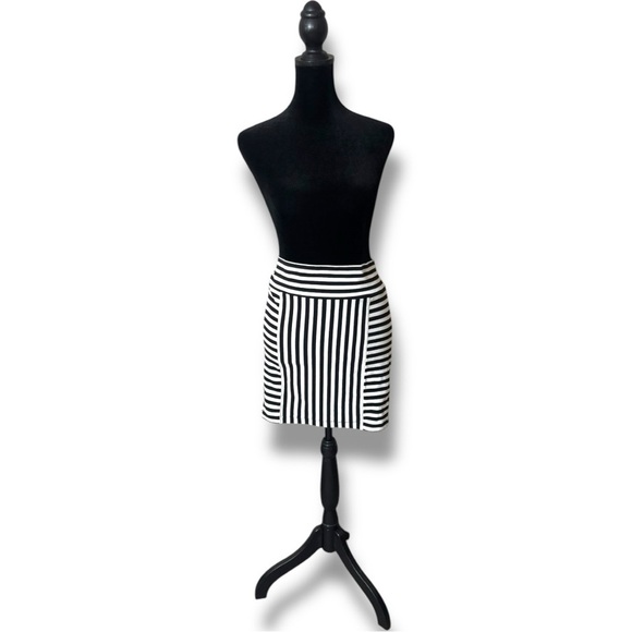 Black and White Contrasting Stripes High Waist Bodycon Mini Pencil Skirt - Picture 2 of 15